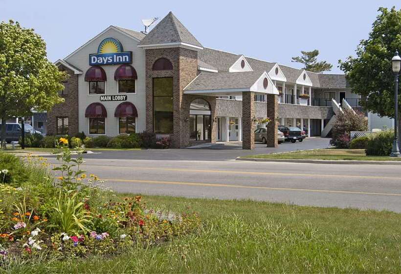 호텔 Days Inn By Wyndham Mackinaw City  Lakeview