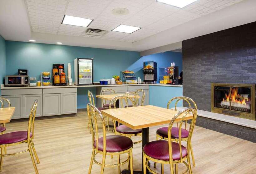 فندق Days Inn By Wyndham Marquette