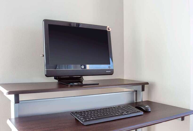 فندق Days Inn By Wyndham Marquette