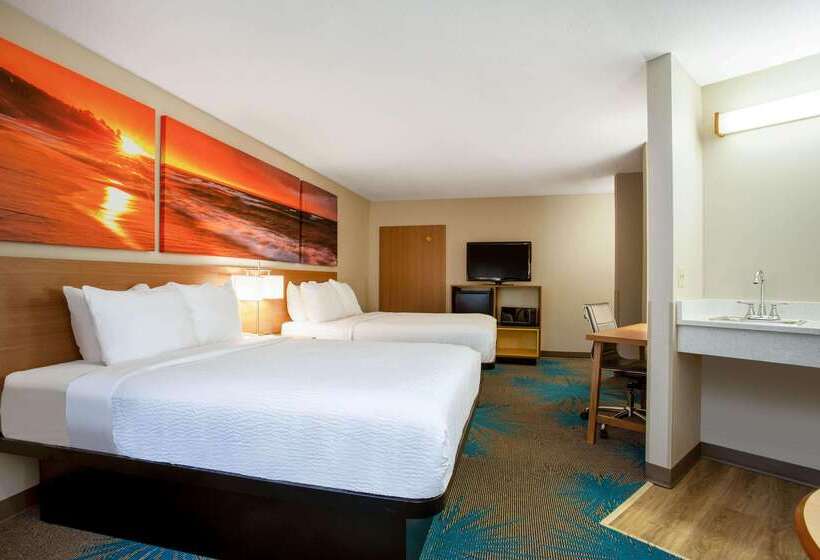 فندق Days Inn By Wyndham Marquette