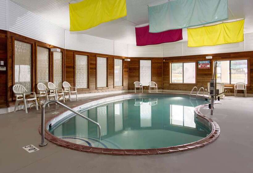 فندق Days Inn By Wyndham Marquette