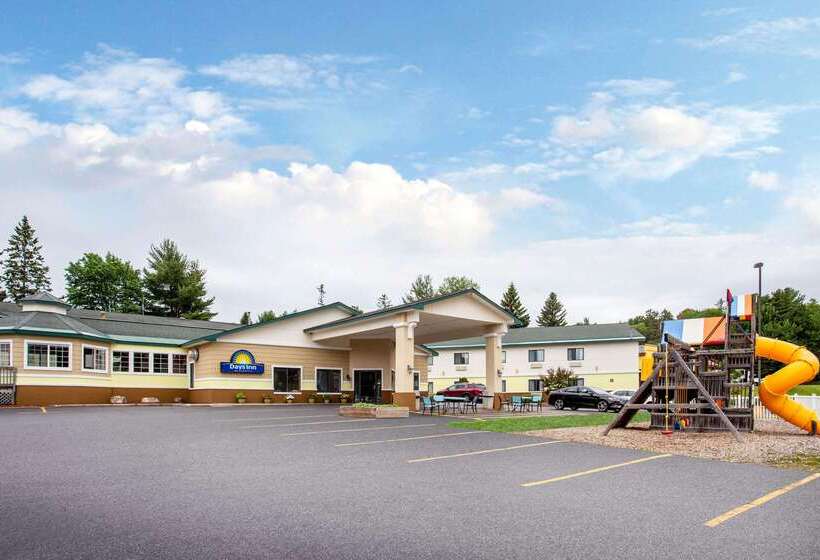 هتل Days Inn By Wyndham Marquette