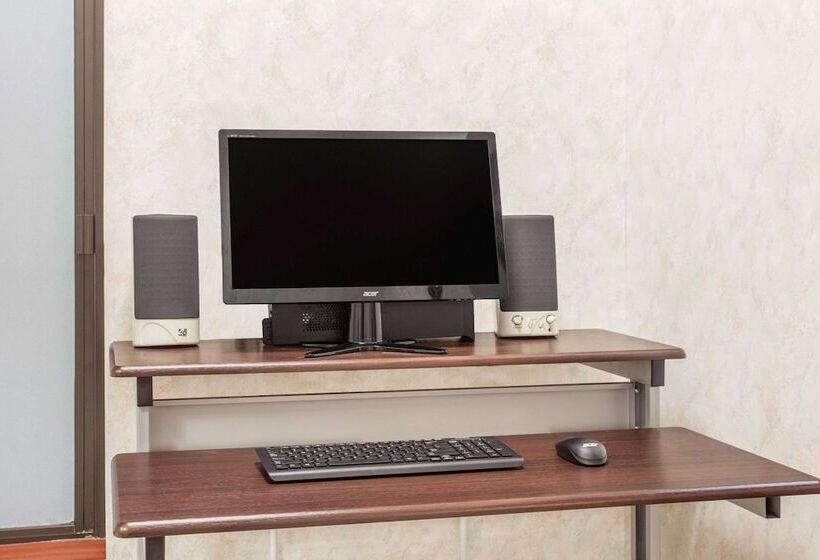 فندق Days Inn By Wyndham Marquette