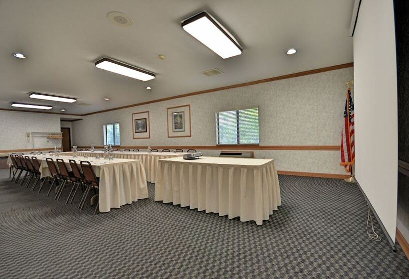 فندق Days Inn By Wyndham Marquette