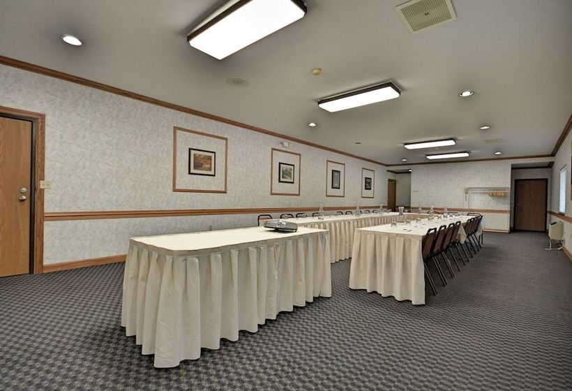 فندق Days Inn By Wyndham Marquette