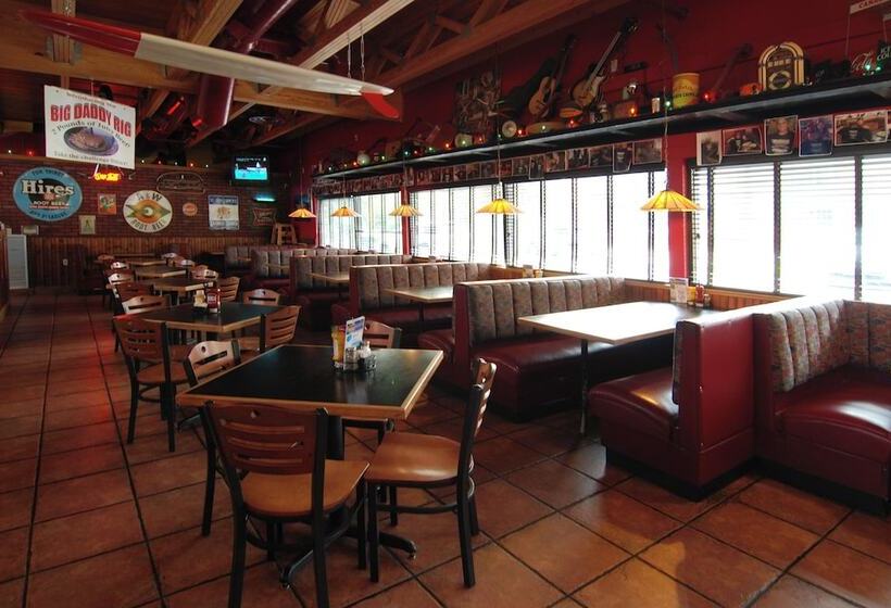 فندق Days Inn By Wyndham Marquette