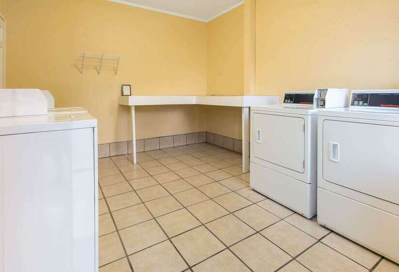 호텔 Days Inn By Wyndham Natchez