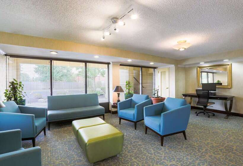 هتل Days Inn By Wyndham Newark Wilmington