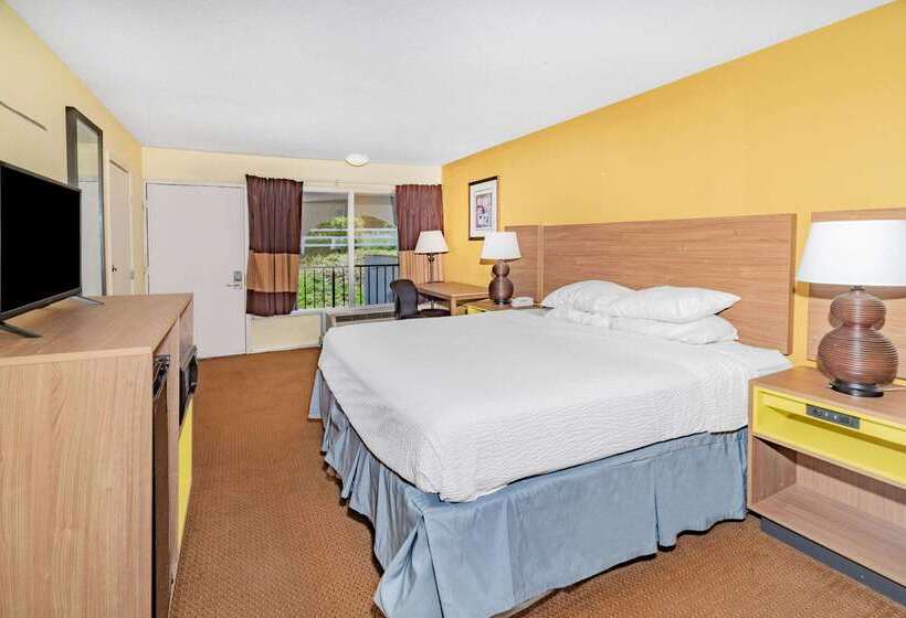 בית מלון כפרי Days Inn By Wyndham Owensboro