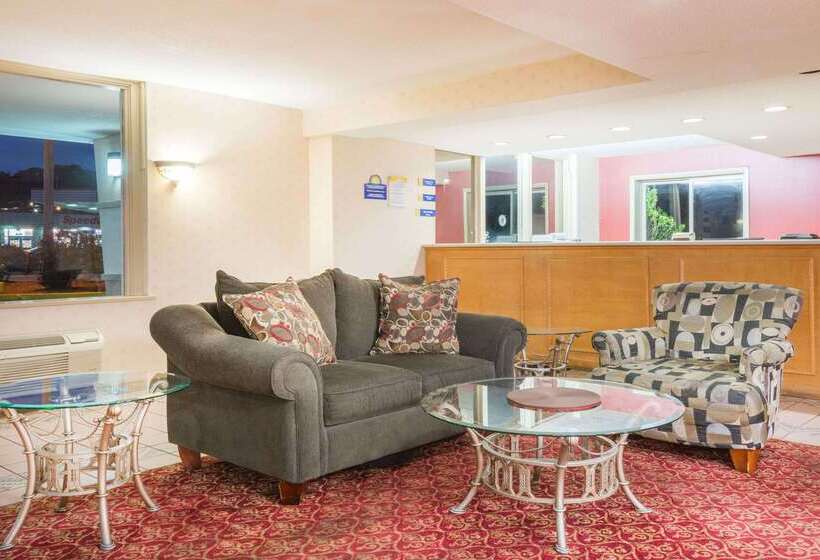 Отель Days Inn By Wyndham Paintsville