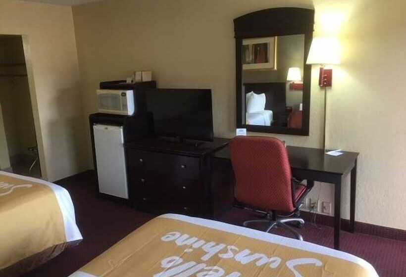 Отель Days Inn By Wyndham Paintsville