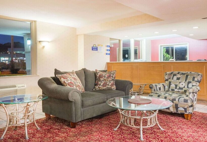 Отель Days Inn By Wyndham Paintsville
