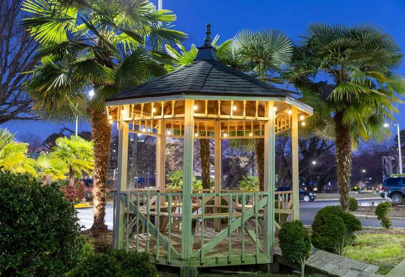 ホテル Days Inn By Wyndham Raleigh Midtown