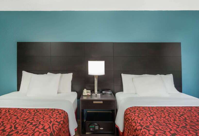 ホテル Days Inn By Wyndham Raleigh Midtown