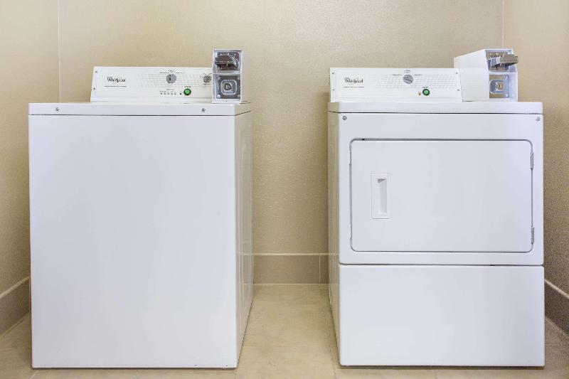 هتل Days Inn By Wyndham Raleighairportresearch Triangle Park