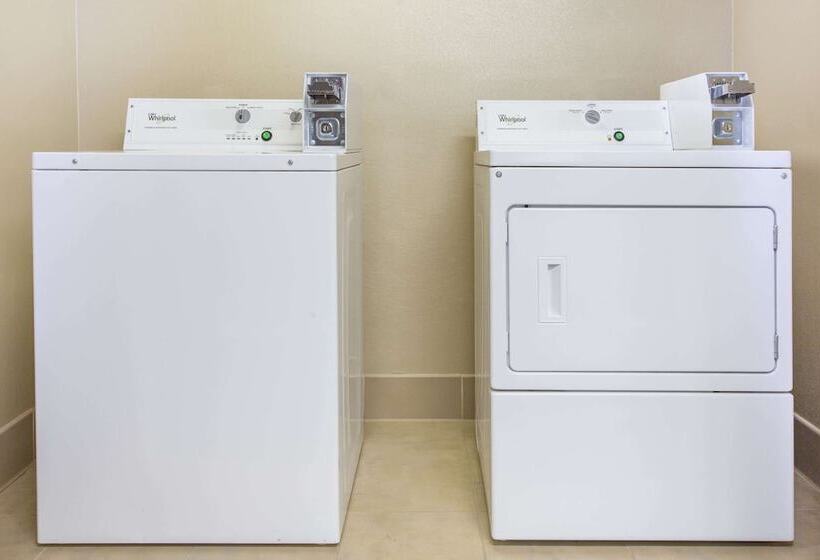 هتل Days Inn By Wyndham Raleighairportresearch Triangle Park