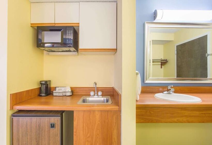 هتل Days Inn By Wyndham Raleighairportresearch Triangle Park