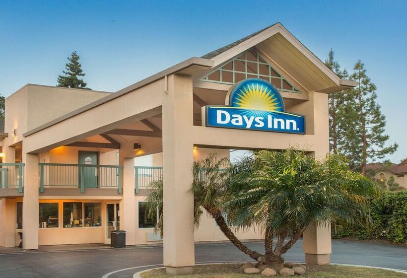 בית מלון כפרי Days Inn By Wyndham Redwood City