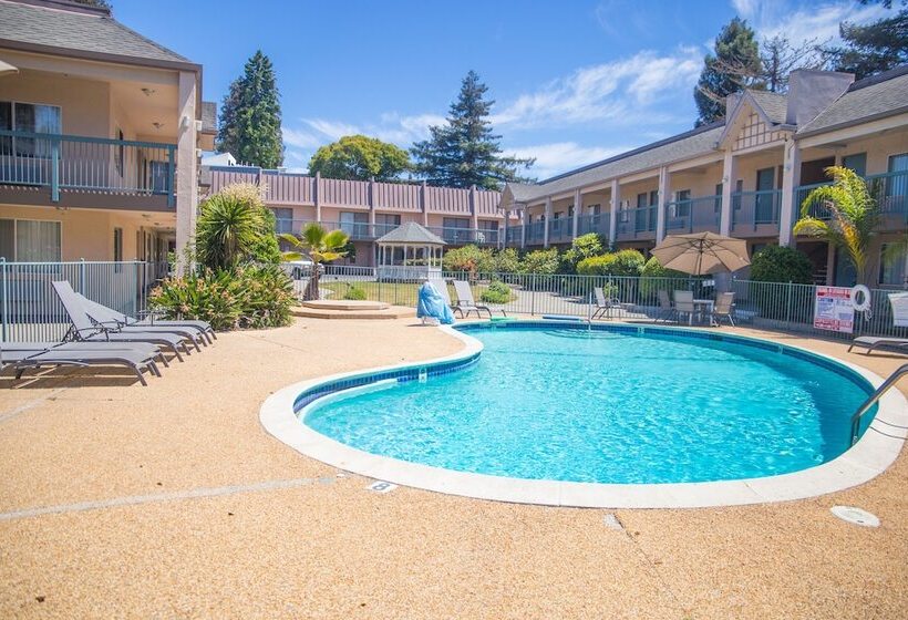 فندق Days Inn By Wyndham Redwood City
