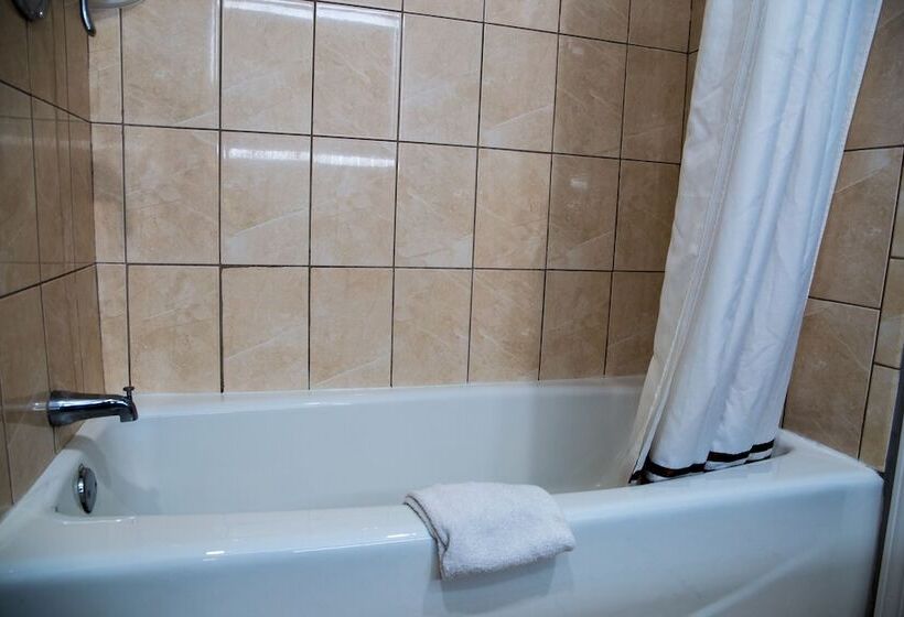 בית מלון כפרי Days Inn By Wyndham Redwood City