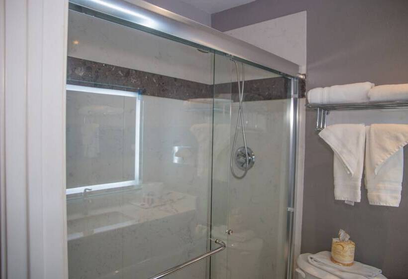 בית מלון כפרי Days Inn By Wyndham Redwood City