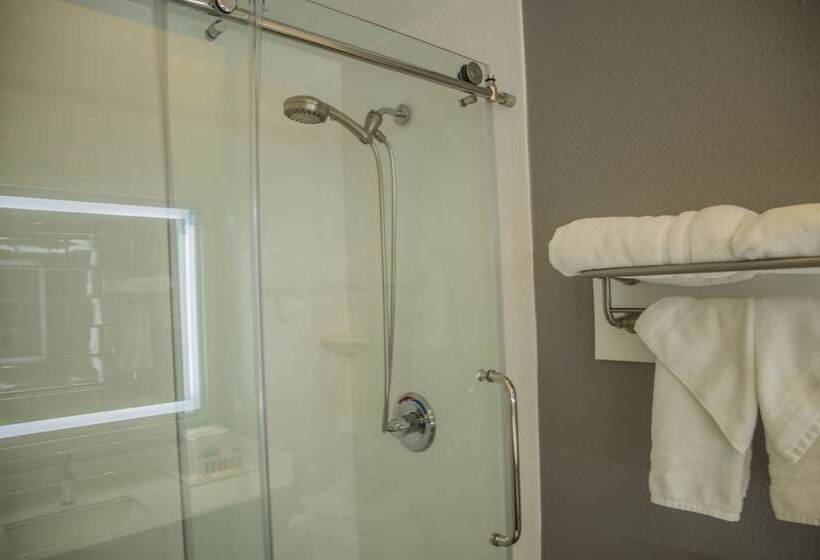 בית מלון כפרי Days Inn By Wyndham Redwood City