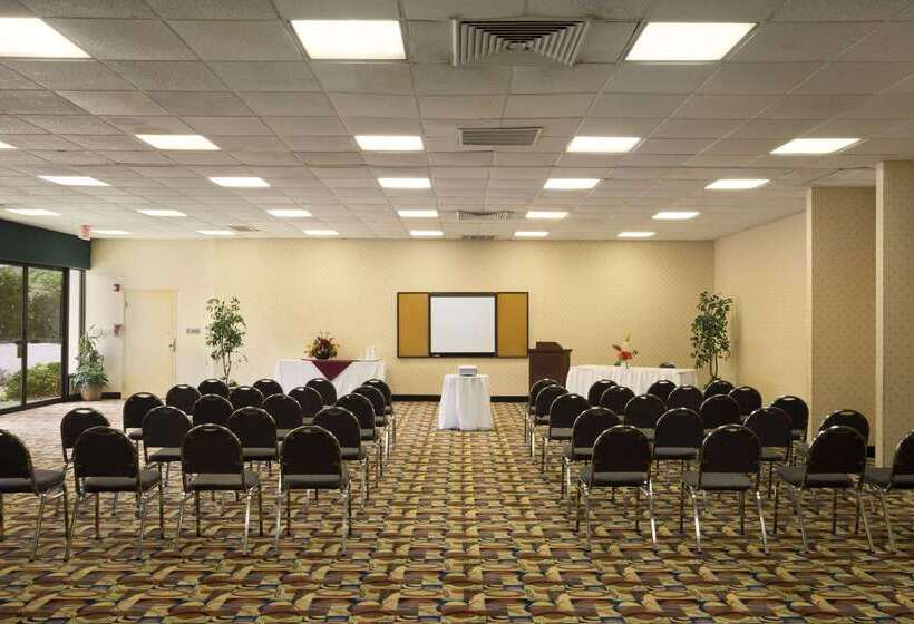 ホテル Days Inn By Wyndham Rome Downtown