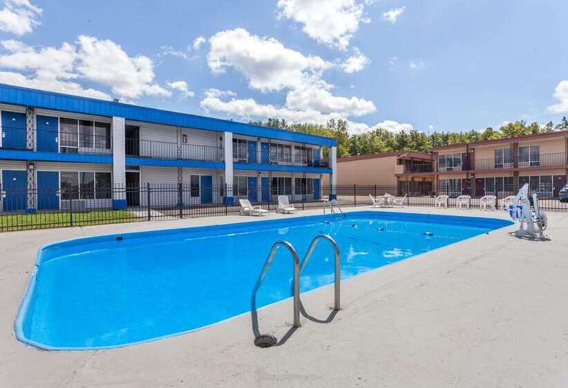 فندق Days Inn By Wyndham Seymour