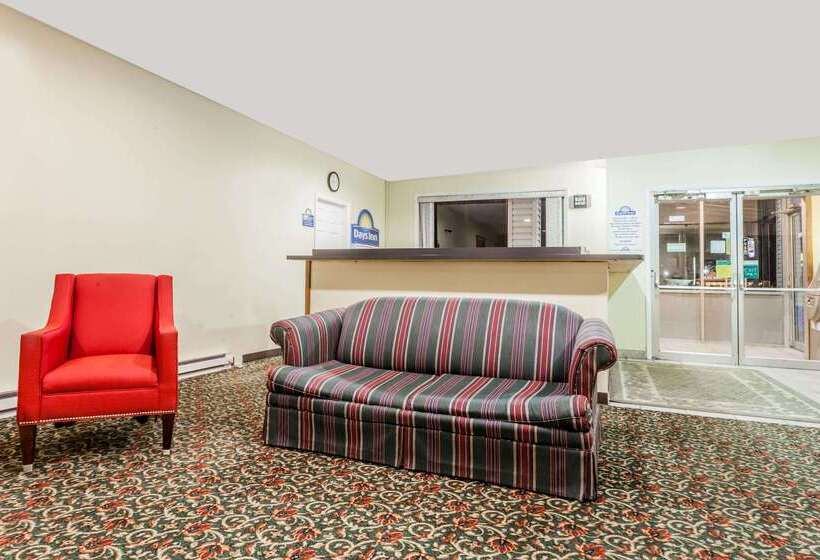 فندق Days Inn By Wyndham Seymour