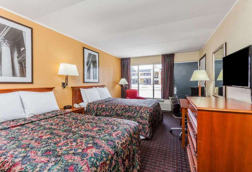 فندق Days Inn By Wyndham Seymour