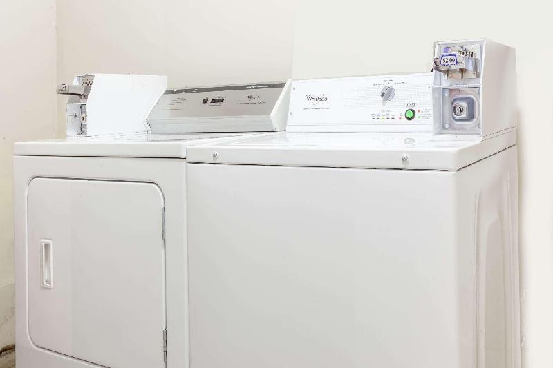 فندق Days Inn By Wyndham Seymour