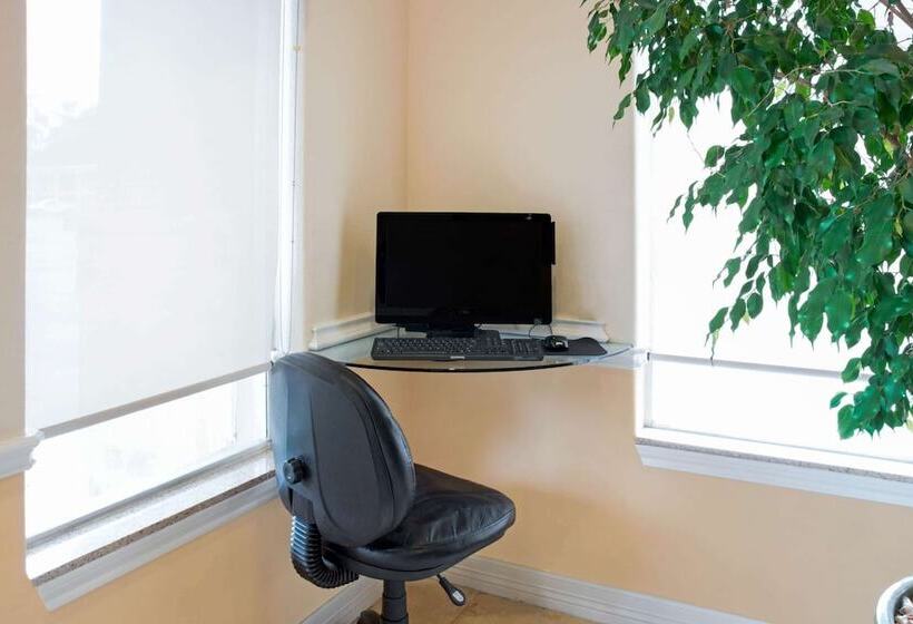 فندق Days Inn By Wyndham Shenandoah