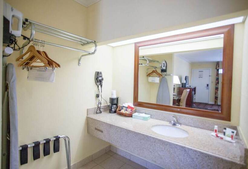 فندق Days Inn By Wyndham Shenandoah