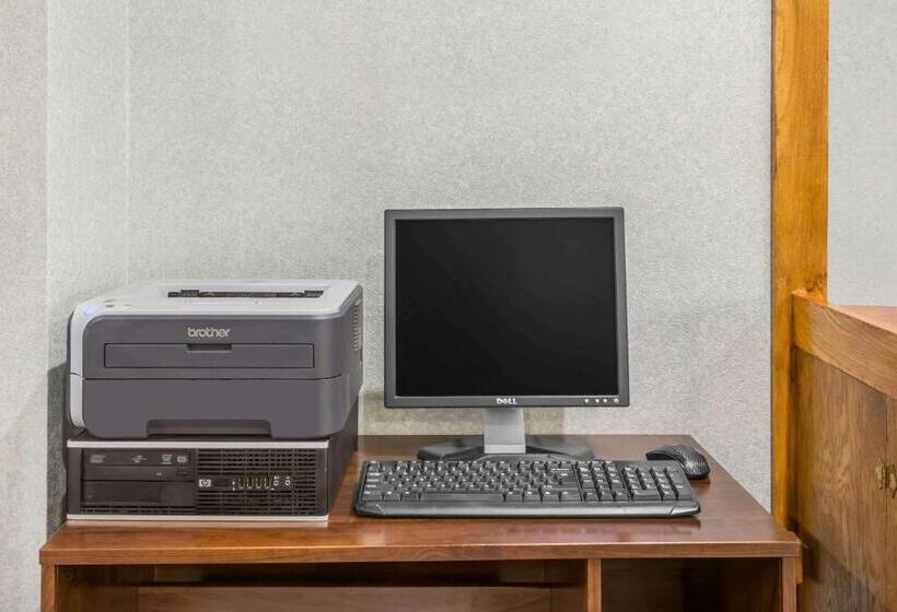 فندق Days Inn By Wyndham St Clairsville