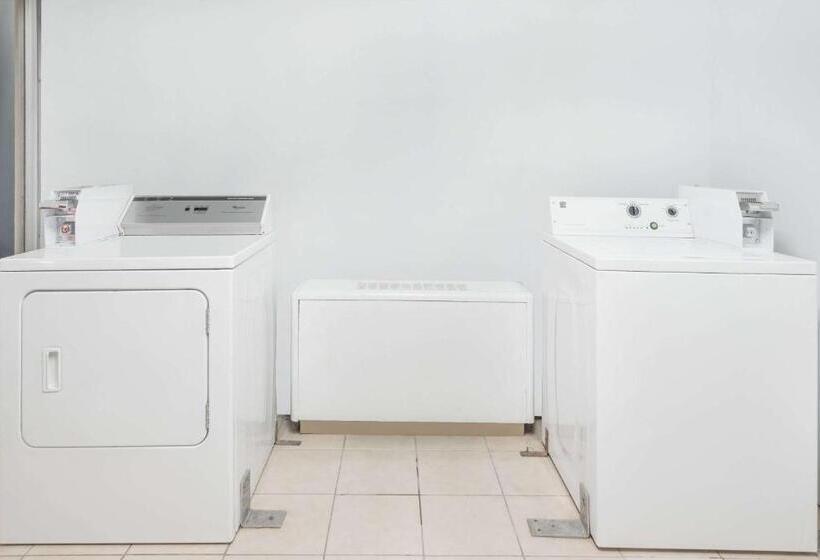 فندق Days Inn By Wyndham St Clairsville