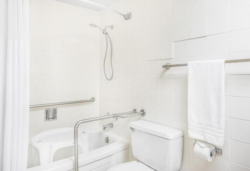 فندق Days Inn By Wyndham St Clairsville