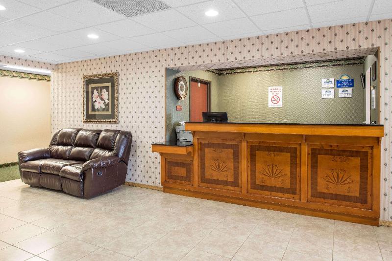 호텔 Days Inn By Wyndham Sullivan