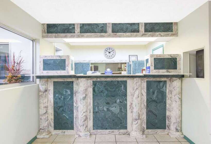 فندق Days Inn By Wyndham West Point