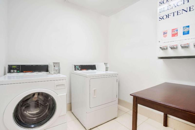 فندق Days Inn By Wyndham Westminster