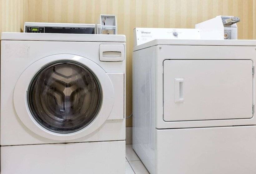 فندق Days Inn By Wyndham Westminster