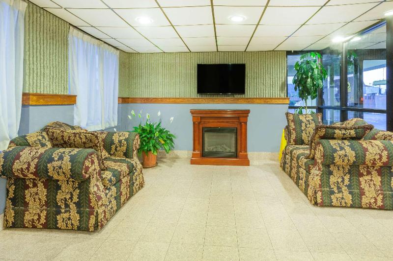 בית מלון כפרי Days Inn By Wyndham Wilkes Barre