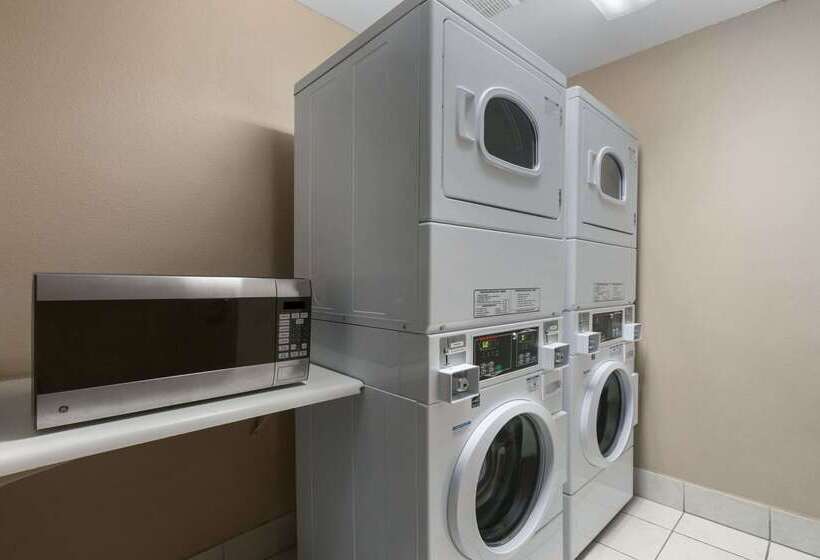 Отель Days Inn By Wyndham Williams