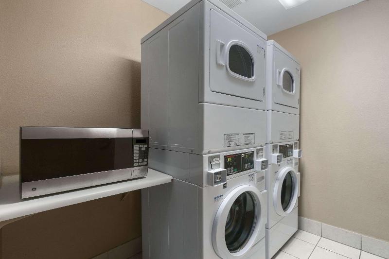 Отель Days Inn By Wyndham Williams