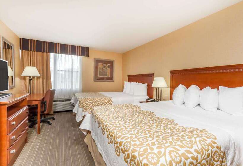 هتل Days Inn By Wyndham Windsor Locks / Bradley Intl Airport