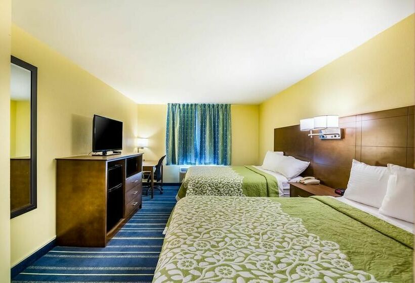 هتل Days Inn By Wyndham Hartford/closest Downtown
