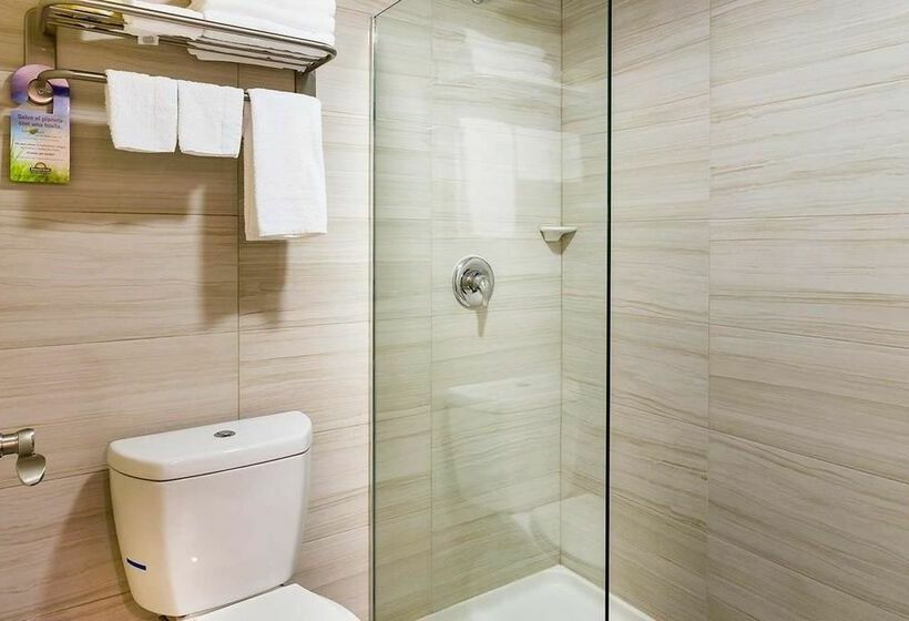 هتل Days Inn By Wyndham Hartford/closest Downtown