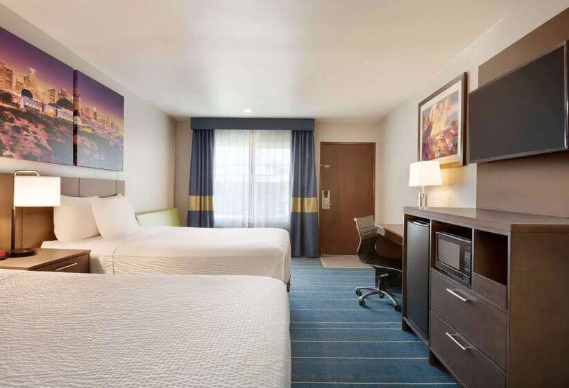 ホテル Days Inn & Suites By Wyndham Anaheim At Disneyland Park