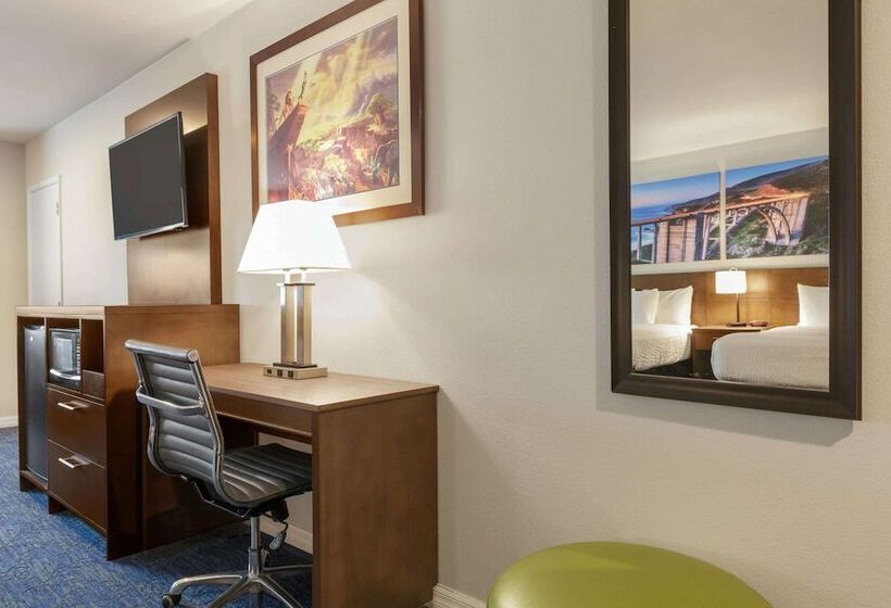 فندق Days Inn & Suites By Wyndham Anaheim At Disneyland Park