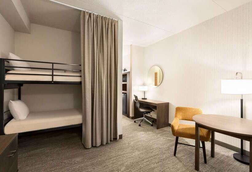 هتل Days Inn & Suites By Wyndham Bozeman