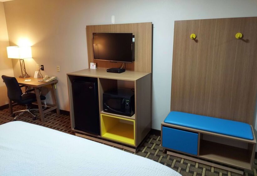 호텔 Days Inn & Suites By Wyndham Huntsville